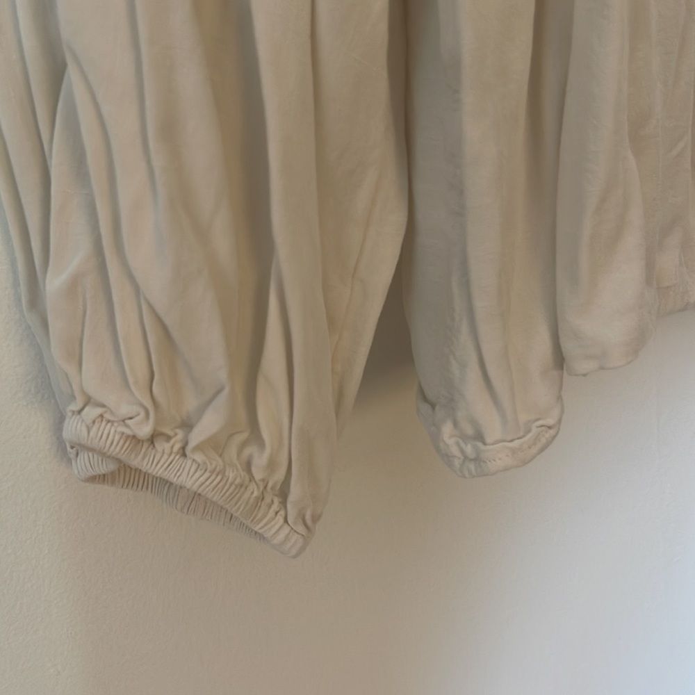 Cream Blouse - Picture 2 of 3